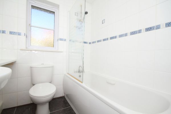 Cost of Shower Window Replacement in Van Nuys