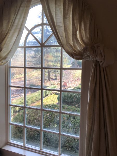 Cost of Elliptical Window Replacement in Van Nuys