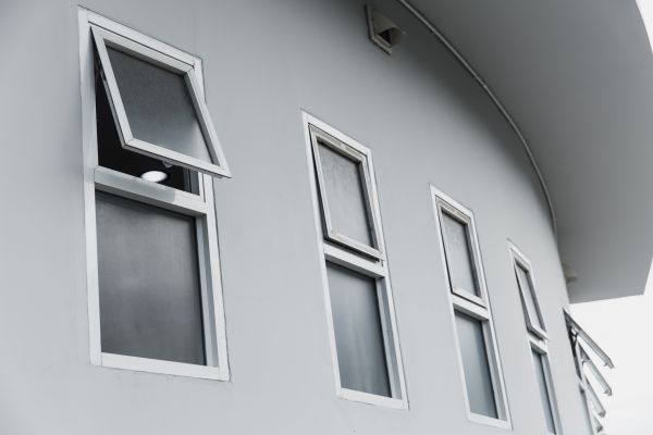 Cost of Awning Windows Installation in Van Nuys